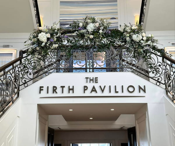 Seasonal Scottish wedding flowers arranged by Thistle Du