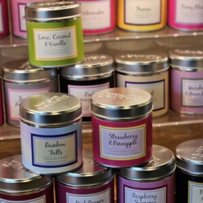 Candle  - Beautiful 40hr burn Best Kept Secrets candle  , burns clean and smells amazing 